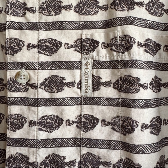 Sz XL Vtg Columbia Beige & Black Skeletal Flounder Button Down Fisherman Shirt - Picture 2 of 5